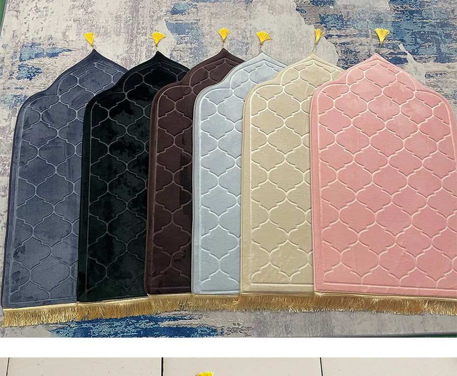 Muslim Prayer Rug Prayer Mat for Ramadan Flannel Carpet Portable Prayer Mat Worship Kneel Embossing Floor Carpets Non-slip Soft