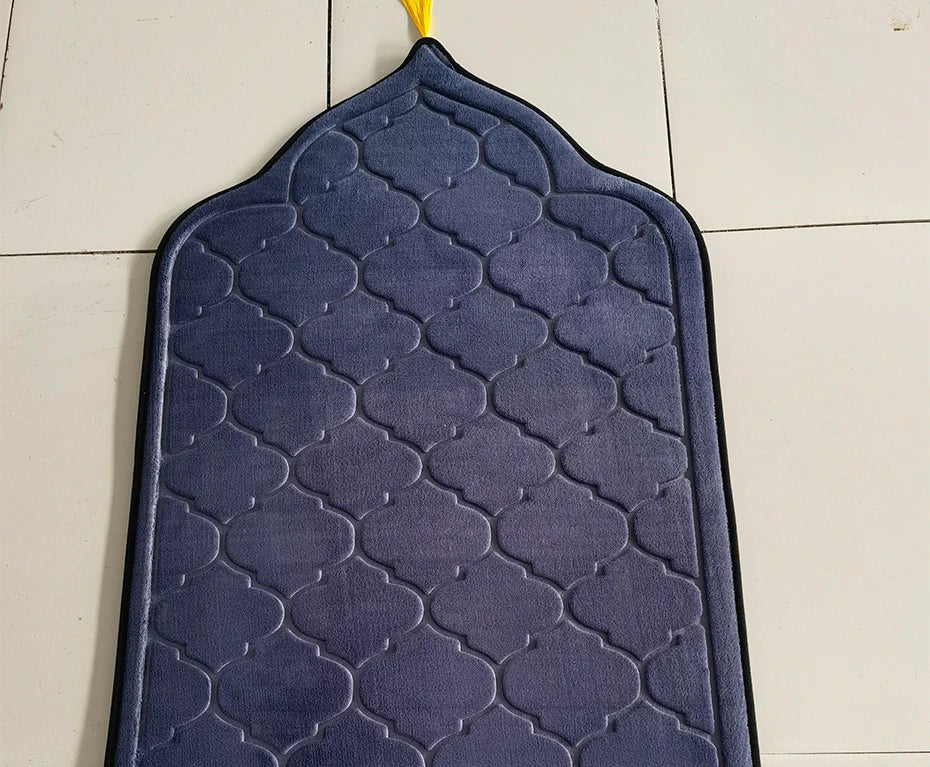 Muslim Prayer Rug Prayer Mat for Ramadan Flannel Carpet Portable Prayer Mat Worship Kneel Embossing Floor Carpets Non-slip Soft
