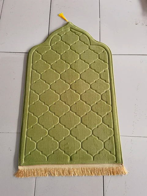 Muslim Prayer Rug Prayer Mat for Ramadan Flannel Carpet Portable Prayer Mat Worship Kneel Embossing Floor Carpets Non-slip Soft