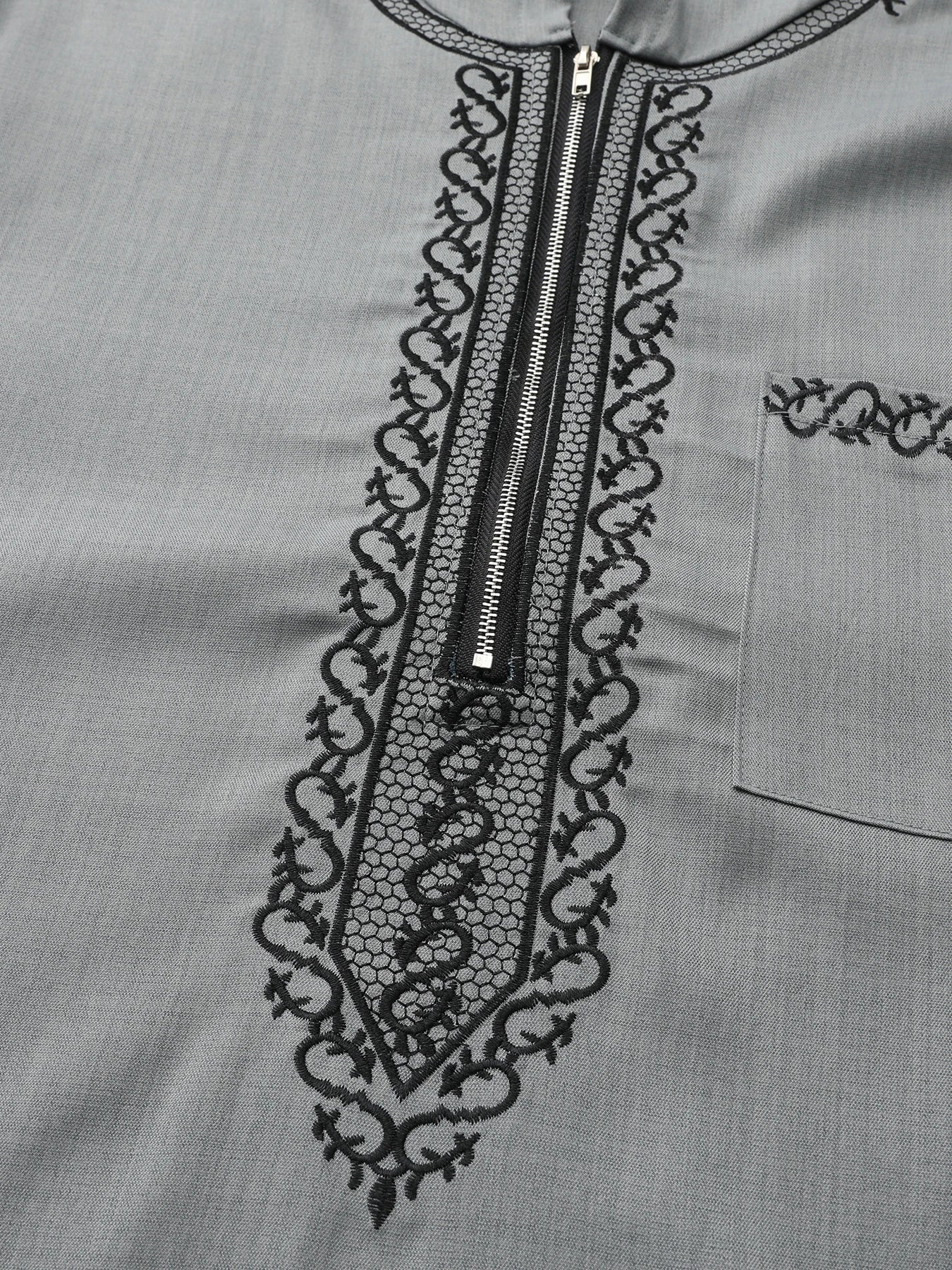 Men's Thobe Short-Sleeved Embroidered Hood